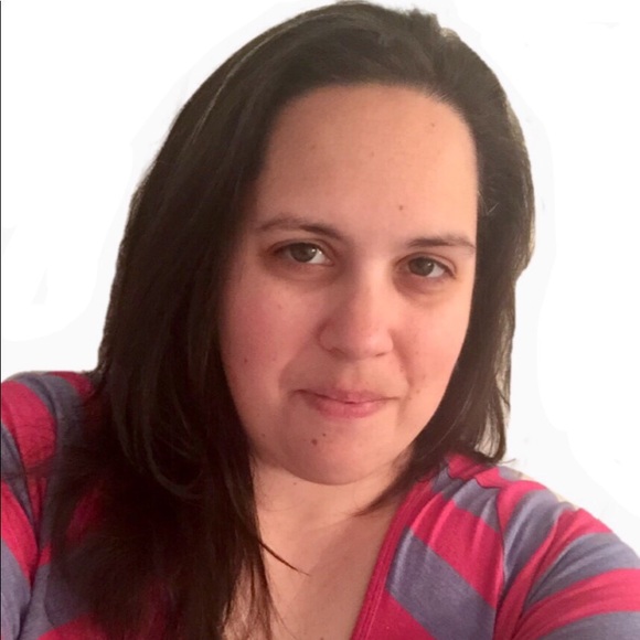 Meet your Posher, Jennifer - Picture 2 of 5